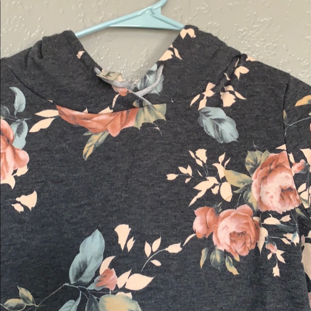Hooded Pull Over - Picture 3 of 3